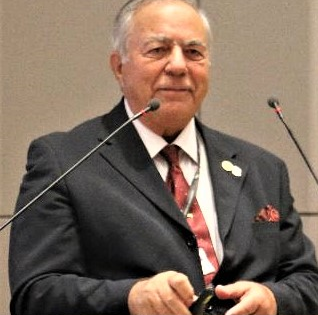 Prof. Dr. İbrahim ÖZTEK <br> TÜRK ve DÜNYA TARİHİNİ DEĞİŞTİREN ZAFERLER <br>Tarihimizdeki en büyük iki zafer biri Malazgirt Meydan Savaşı zaferi,  diğeri Başkomutanlık